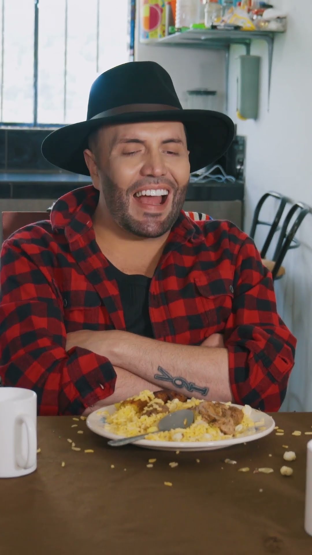 Campesino machista le negaba la comida por ser mujer  #luzmaria #historias #viral #drama