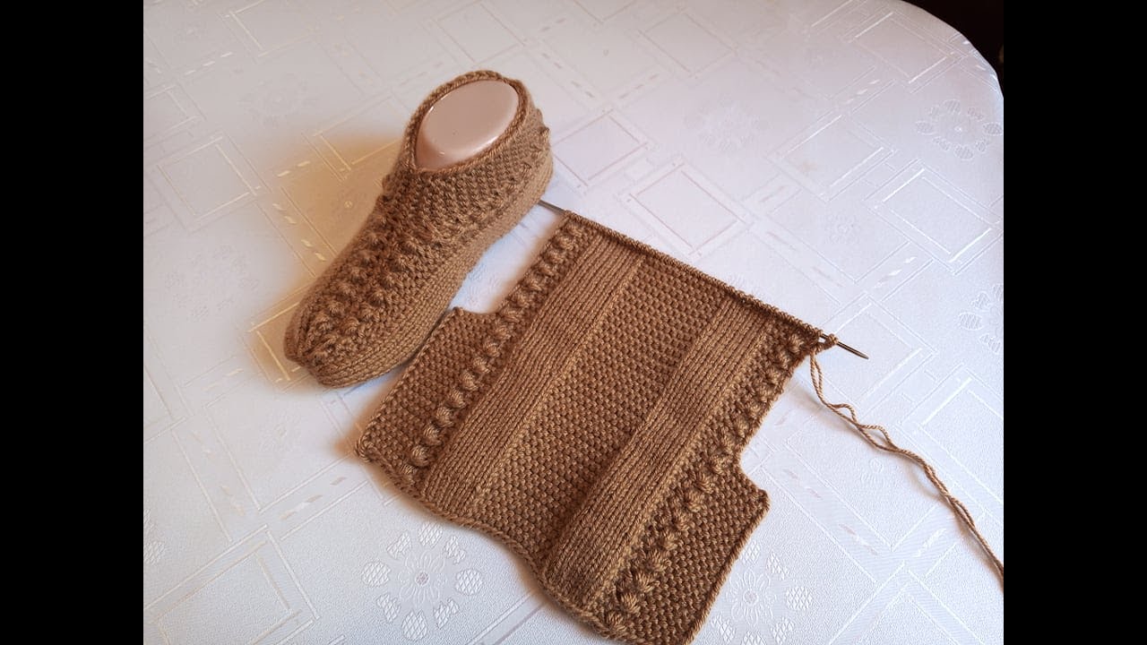 Плетени Терлици #45 (Knitted Slippers) (Тапочки спицами) (Patik) (Pantufas passo a passo)