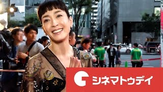 宮沢りえ、シースルードレスでレッドカーペットに 映画『ジャングル・ブック』プレミアイベント