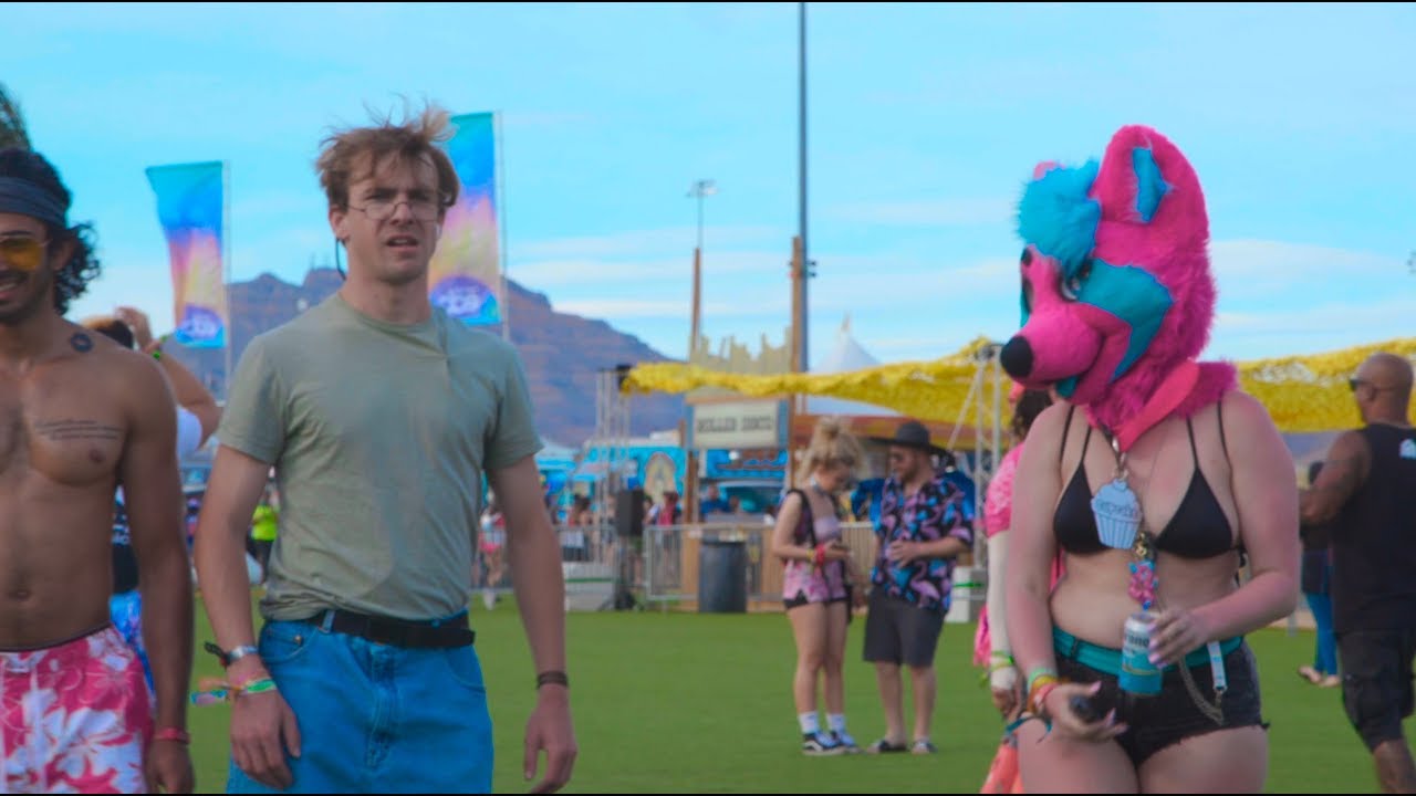 Me making friends at a rave - YouTube