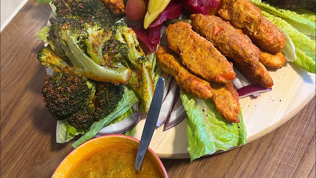 جربت الكفتة بالمكسرات قطبان الدجاج في القلاية الهوائية وشربة الخضار