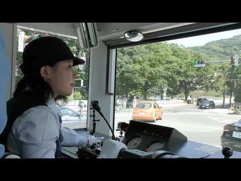 女性運転士デビュー 伊予鉄道で戦後初 Youtube