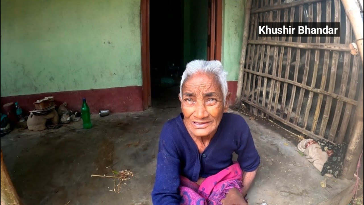 সন্তানের বাড়িতে গাড়ি রাখার জায়গা হয়, কিন্তু মায়ের জায়গা হয় না।
