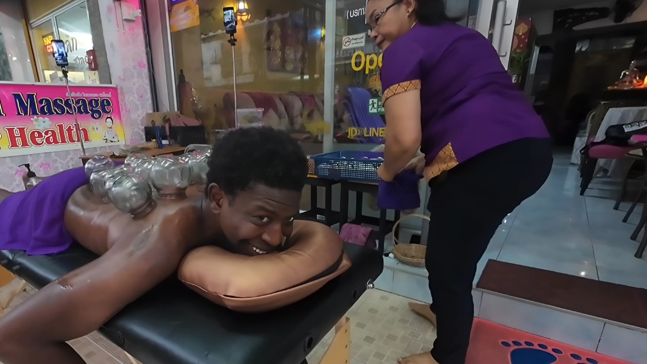 💆‍♂️ Thai Street Side Massage with INTENSE Cupping & Body Gua Sha on a Rainy Day – Pattaya 🇹🇭