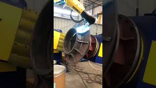 Fanuc robot   arc welding big round workpiece #weldingrobot #weldingpositioner#fanuc #weldingtable