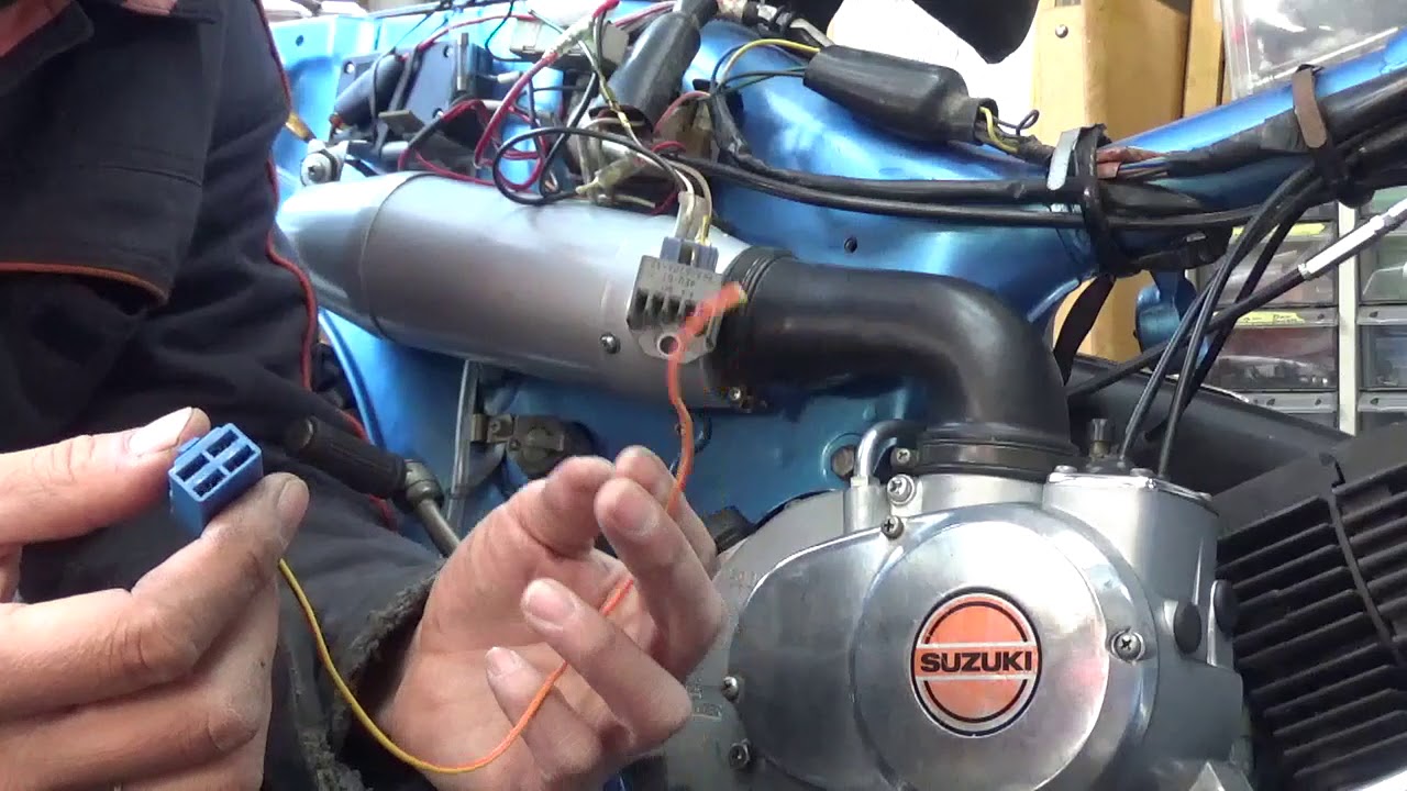 バイク屋の日常 vanvan50 12V化の配線を作る。 - YouTube