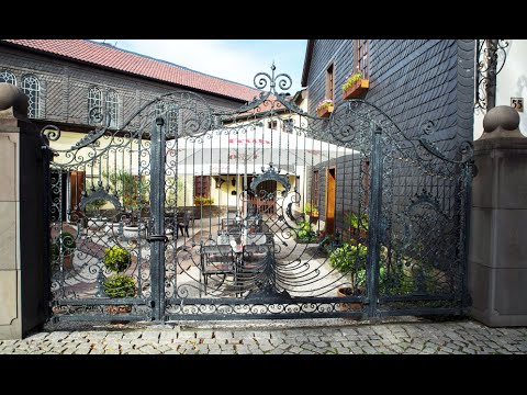 Video: Geschmiedete Zäune - zuverlässiger Schutz und luxuriöse Dekoration Ihres Hauses