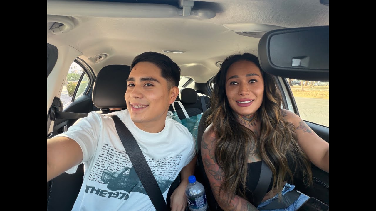 Kary Torres Oficial está en vivo en plan señoras de casa en compras