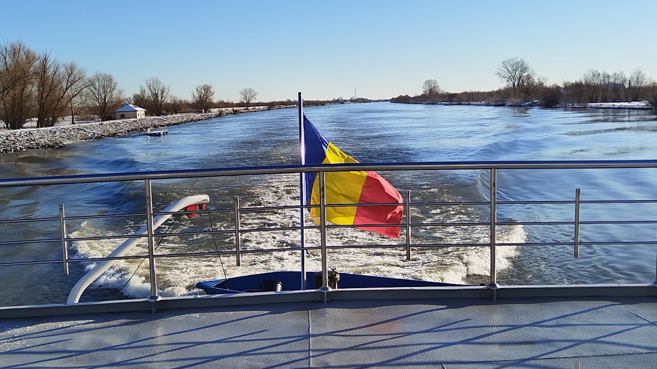 Pescuială la Gorgova cu Maxx cu cazare la un localnic 🚢🙃 @NomadRo