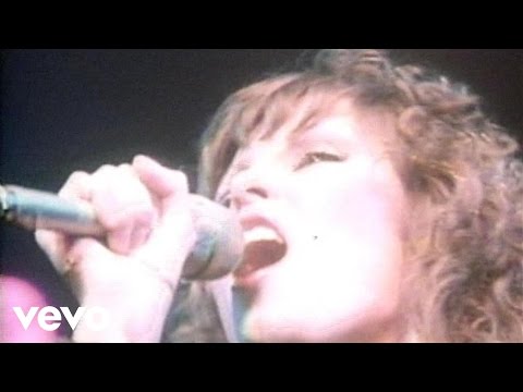 Pat Benatar - We Live For Love (Live)