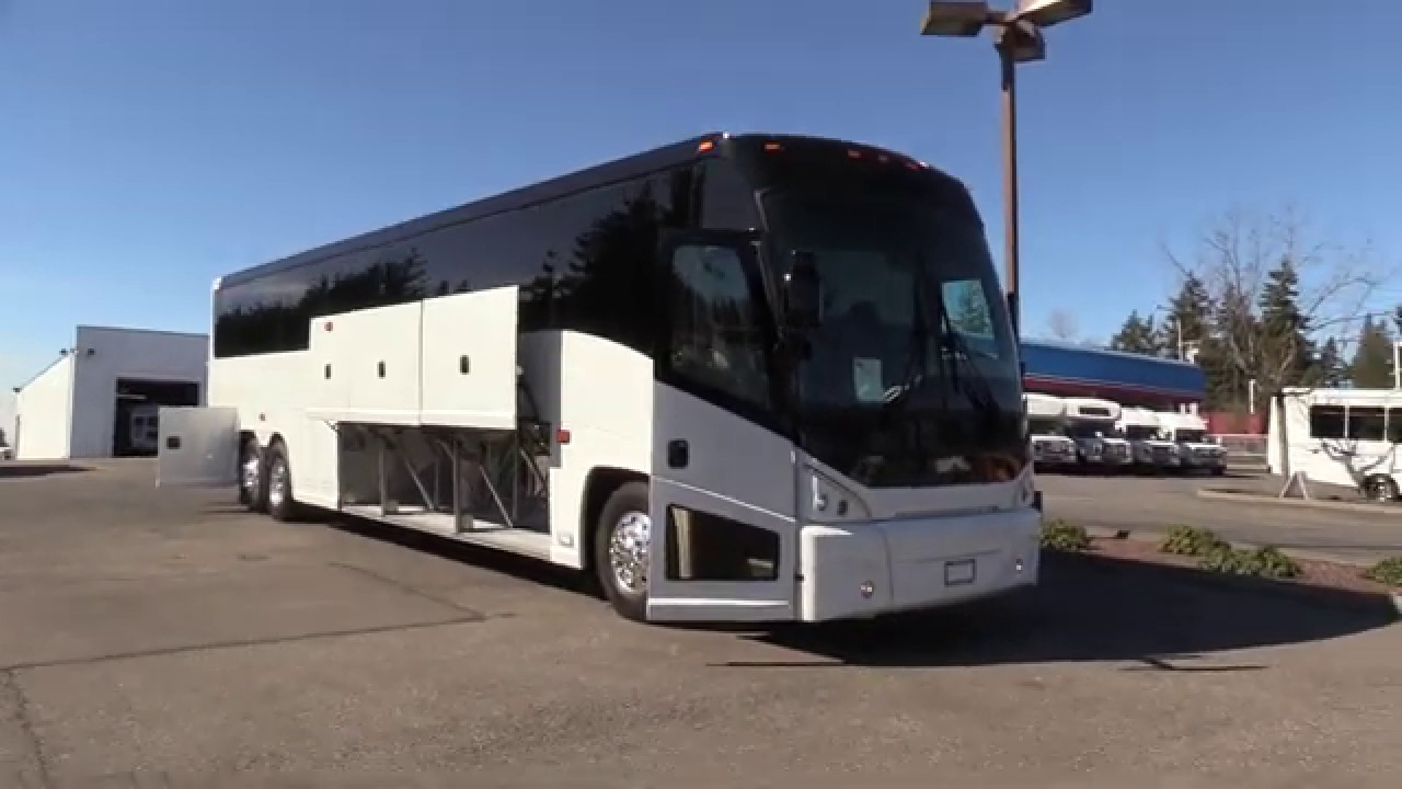 2013 MCI J4500 56 PASSENGER MOTORCOACH – C66298