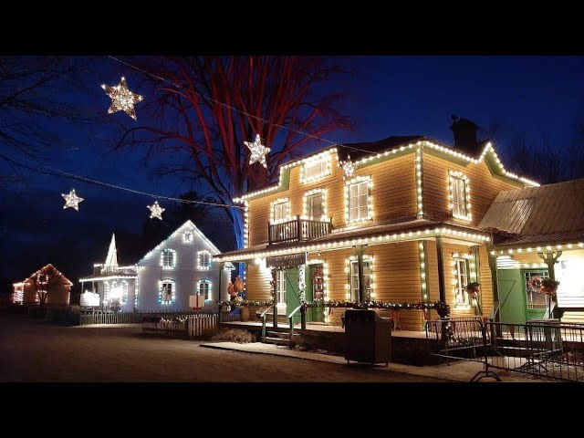 Décoration Noël 2020 : Une Québécoise crée un village géant et c