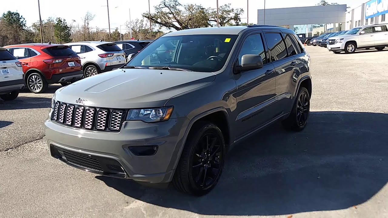Granite Crystal Metallic Clearcoat 2020 Jeep Grand Cherokee Altitude RWD