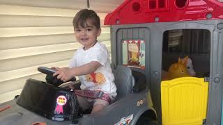 Yiğit Aras Oyuncaklarıyla Oynuyor Bu Oyuncaklar İçin Nasıl Oynanır