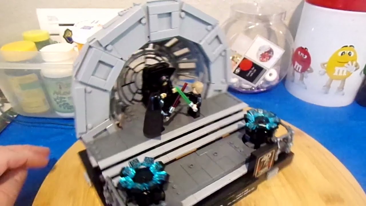 Lego Review of set 75352 Emperors Throne Room Diorama Retired