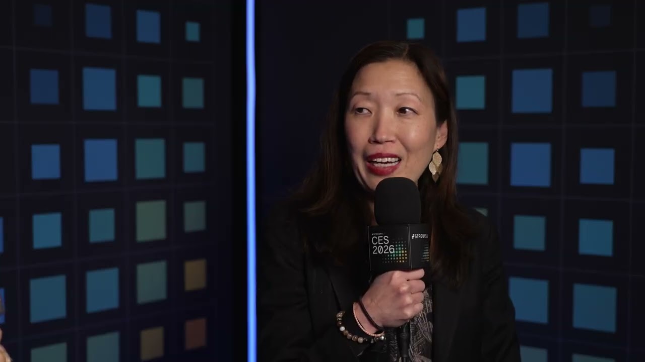 Лиз Шифф из Integral Ad Science в студии Stagwell Content Studio на выставке CES 2026.