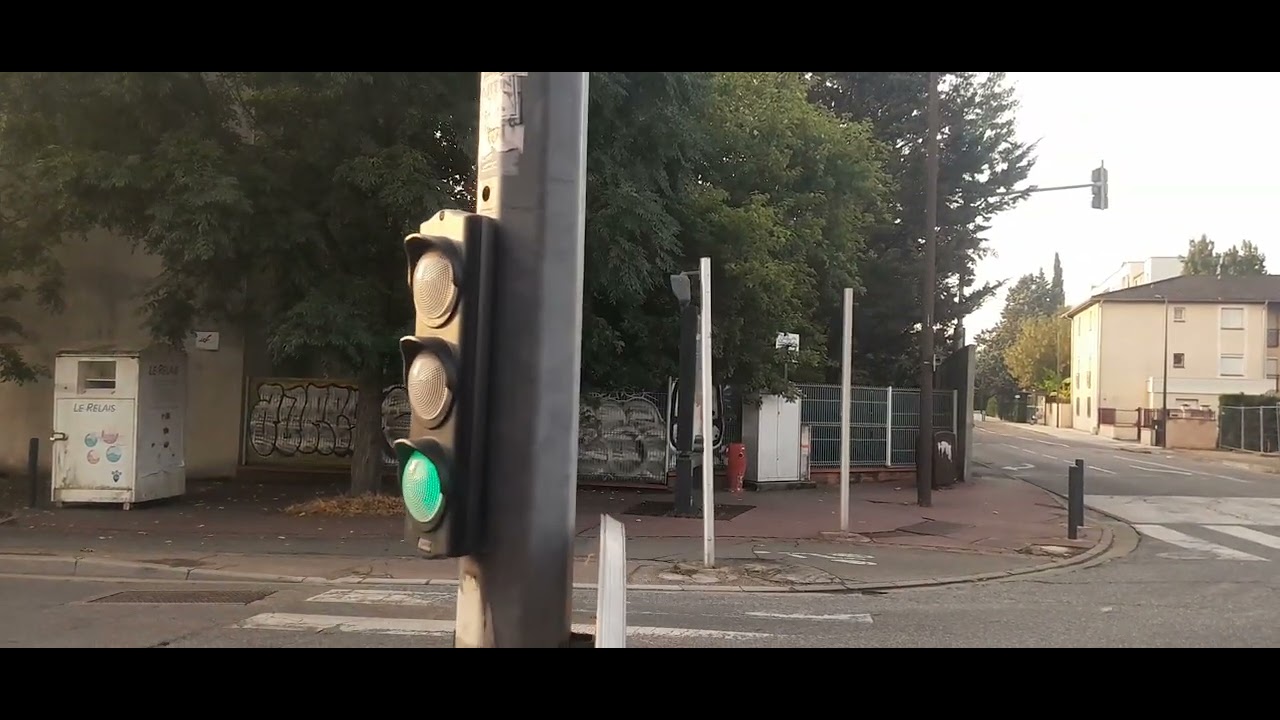 S2 E4 :Trajet sur le 19 entre Roseraie et Place de l'indépendance à Bord d'un Urbanway 12 C8 N°2106 