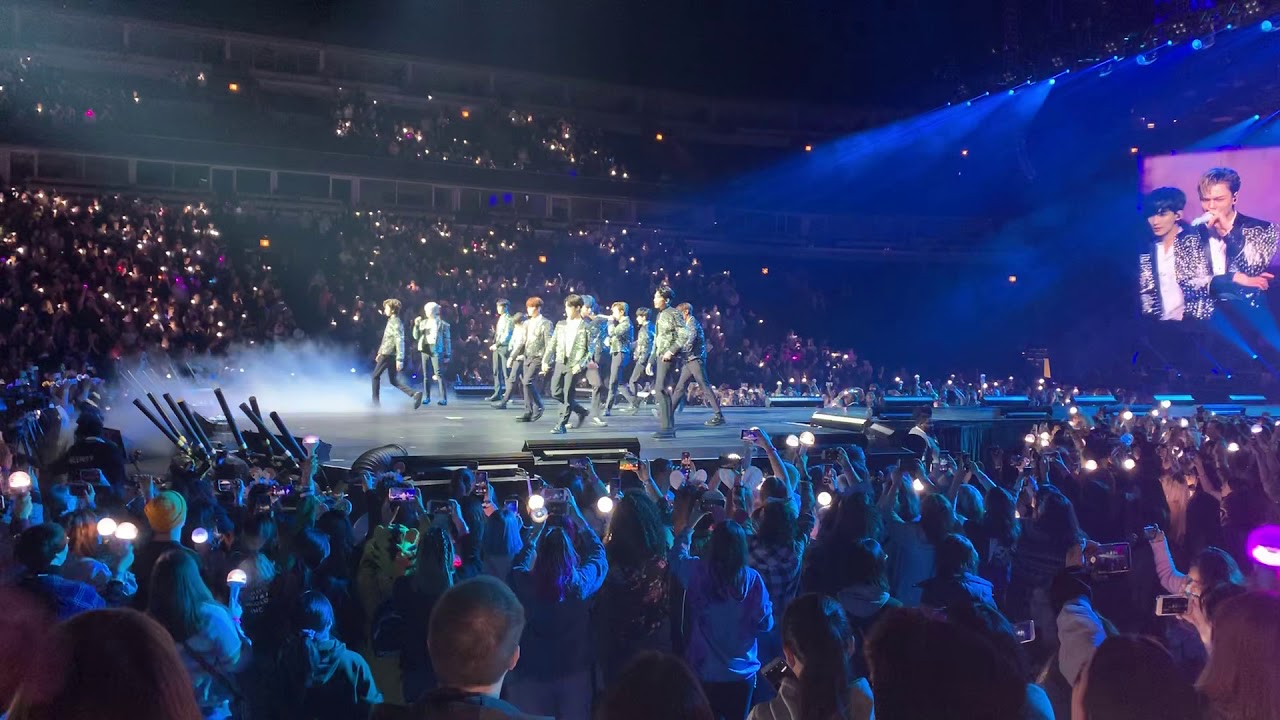 Seventeen world tour “Ode To You” in Chicago Getting Closer YouTube