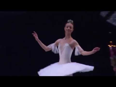 رقص باليه احترافي على مقطوعة موسيقية ولا اروع