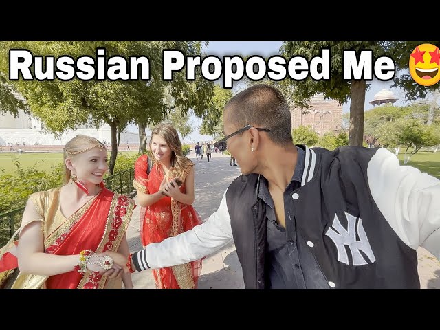 Russian Proposed Me In Taj Mahal 🤩 | Propose A Cute Girl In Public Place 🥳 class=