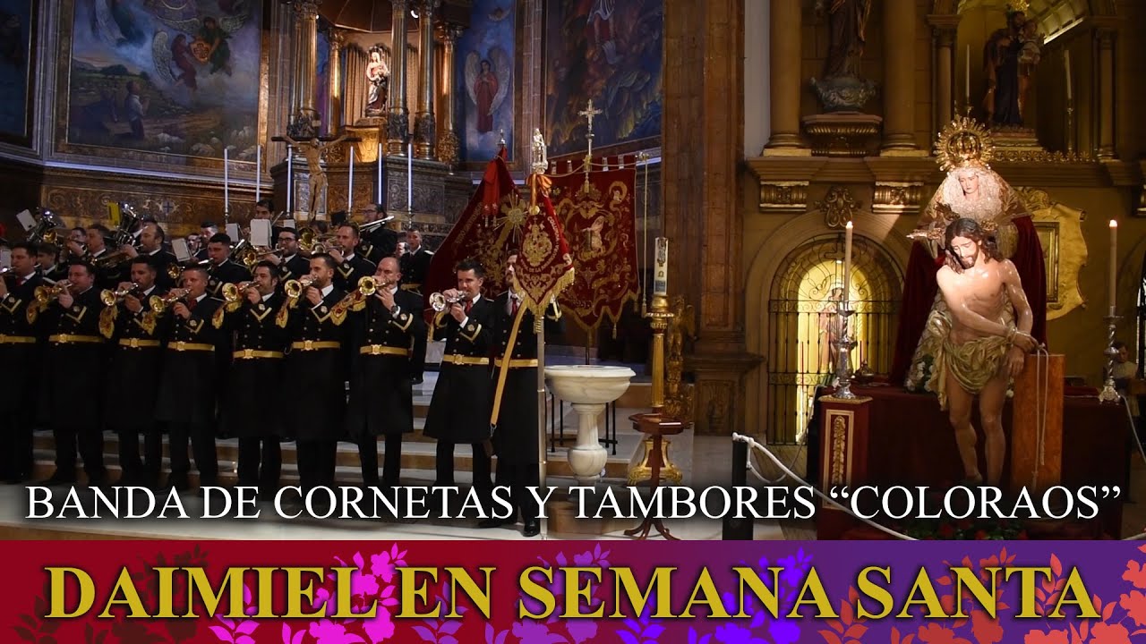 Banda de Cornetas y Tambores de los "Coloraos" toca a sus Titulares 