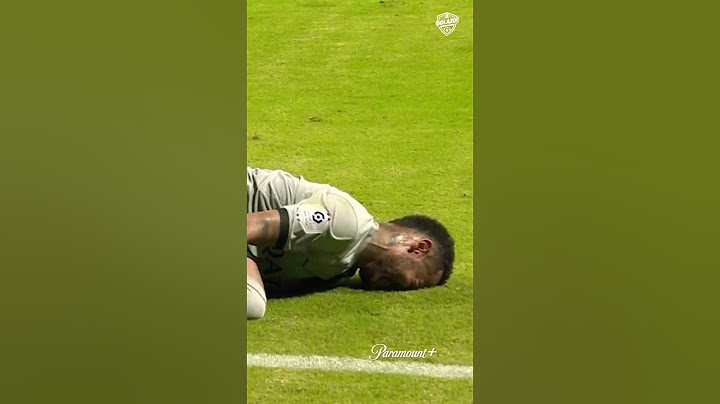 Neymar Tries to Earn Penalty Against Gamba Osaka #shorts