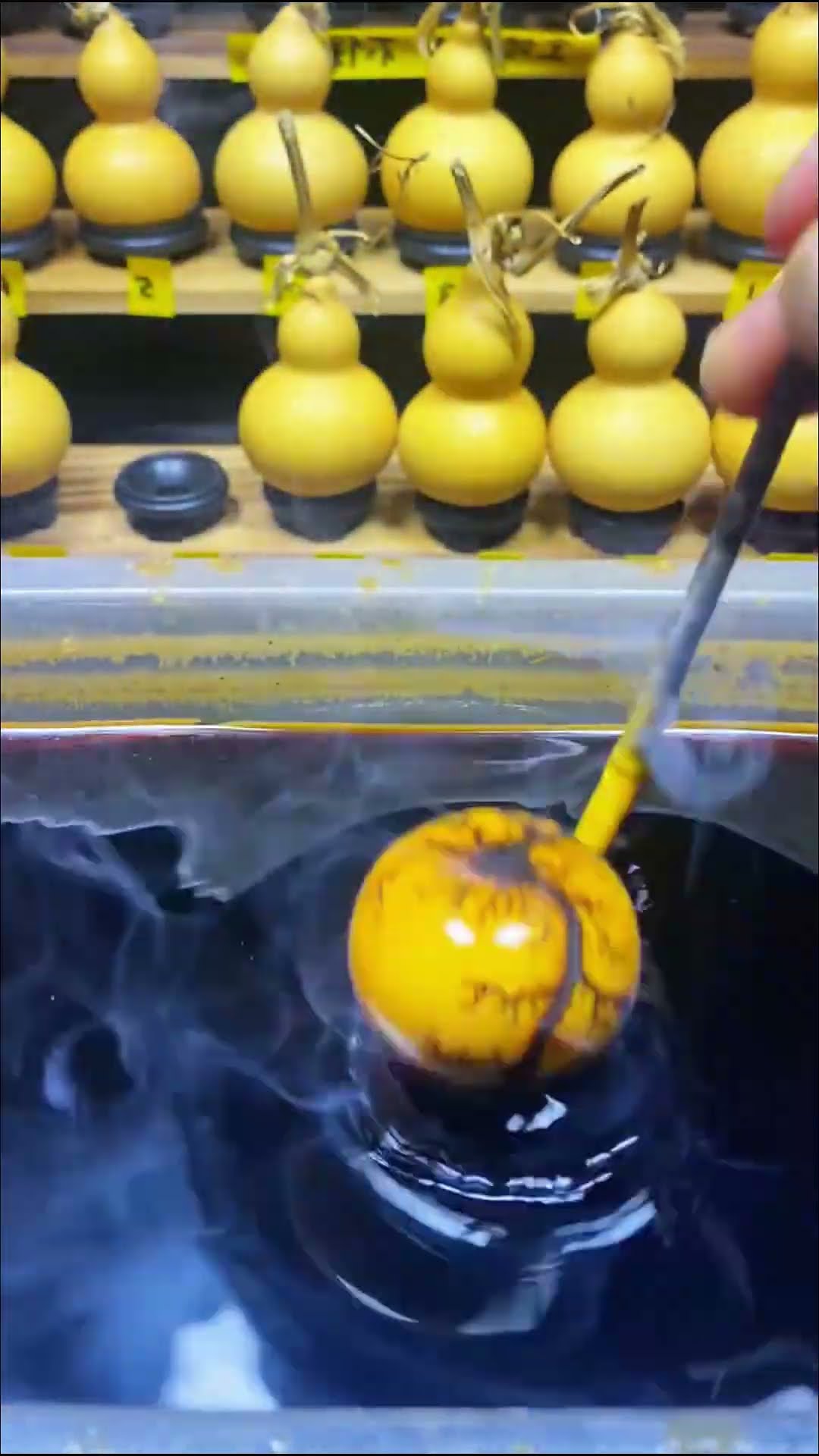 Golden gourd electric pattern carving process- Good tools and machinery make work easy