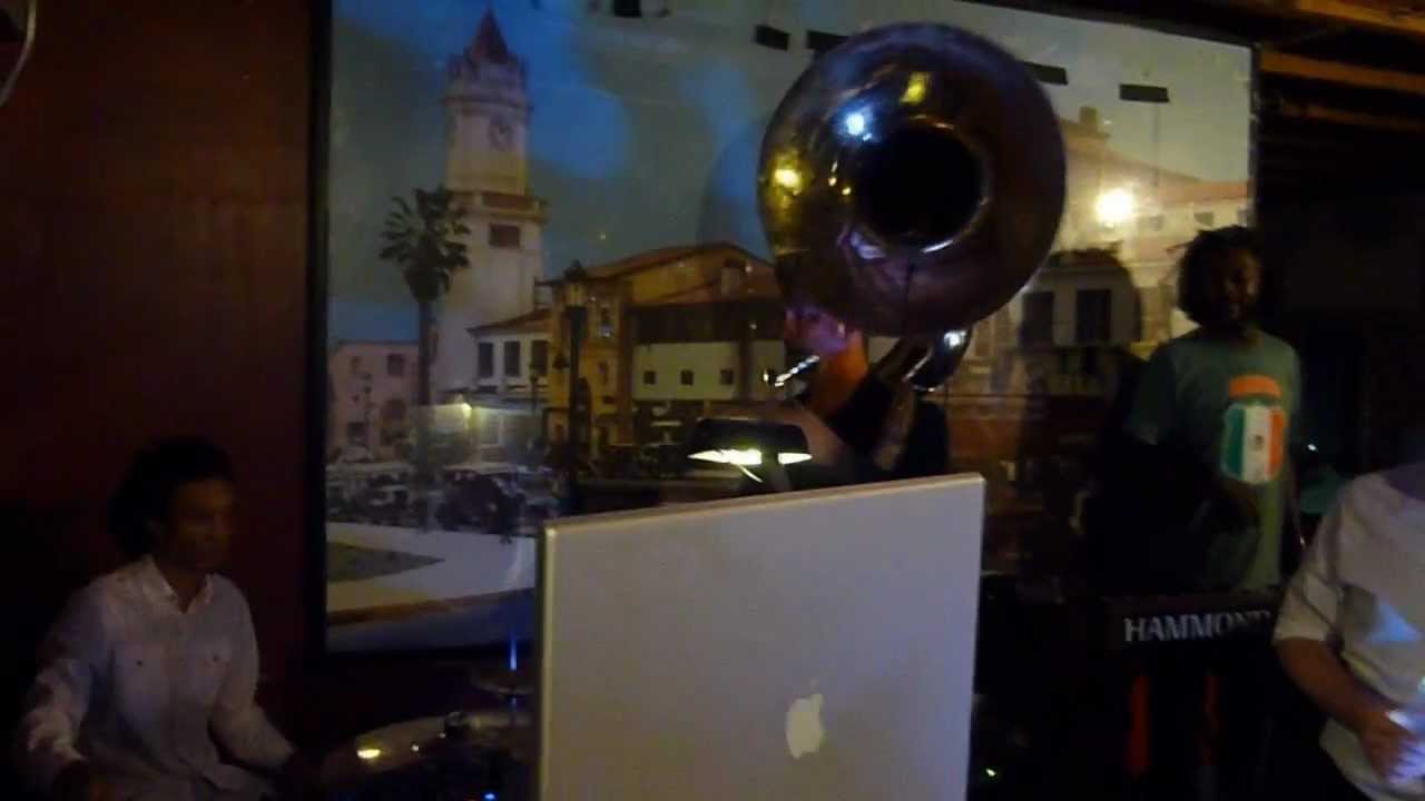 Tuba Beatboxing (well, Sousaphone) Drum & Bass Battle! YouTube
