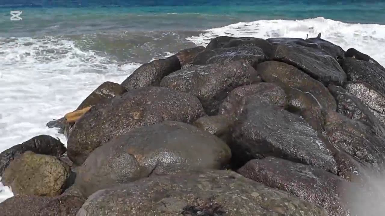 "Annotto Bay: St Mary Heavy Sea Waves !"