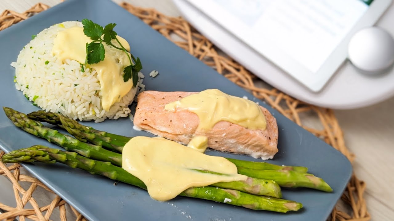 Lachs mit Spargel, Reis und Zitronen-Hollandaise im Varoma - YouTube Lachs mit Spargel, Reis und Zitronen-Hollandaise im Varoma - YouTube