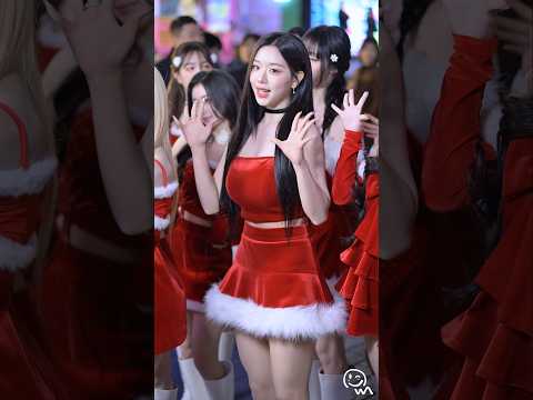 산타걸 김채연 #트리플에스 #tripleS #KimChaeYeon