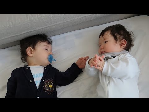 JAKE VENDO UM BEBÊ PELA PRIMEIRA VEZ - JAKE VENDO UM BEBÊ PELA PRIMEIRA VEZ