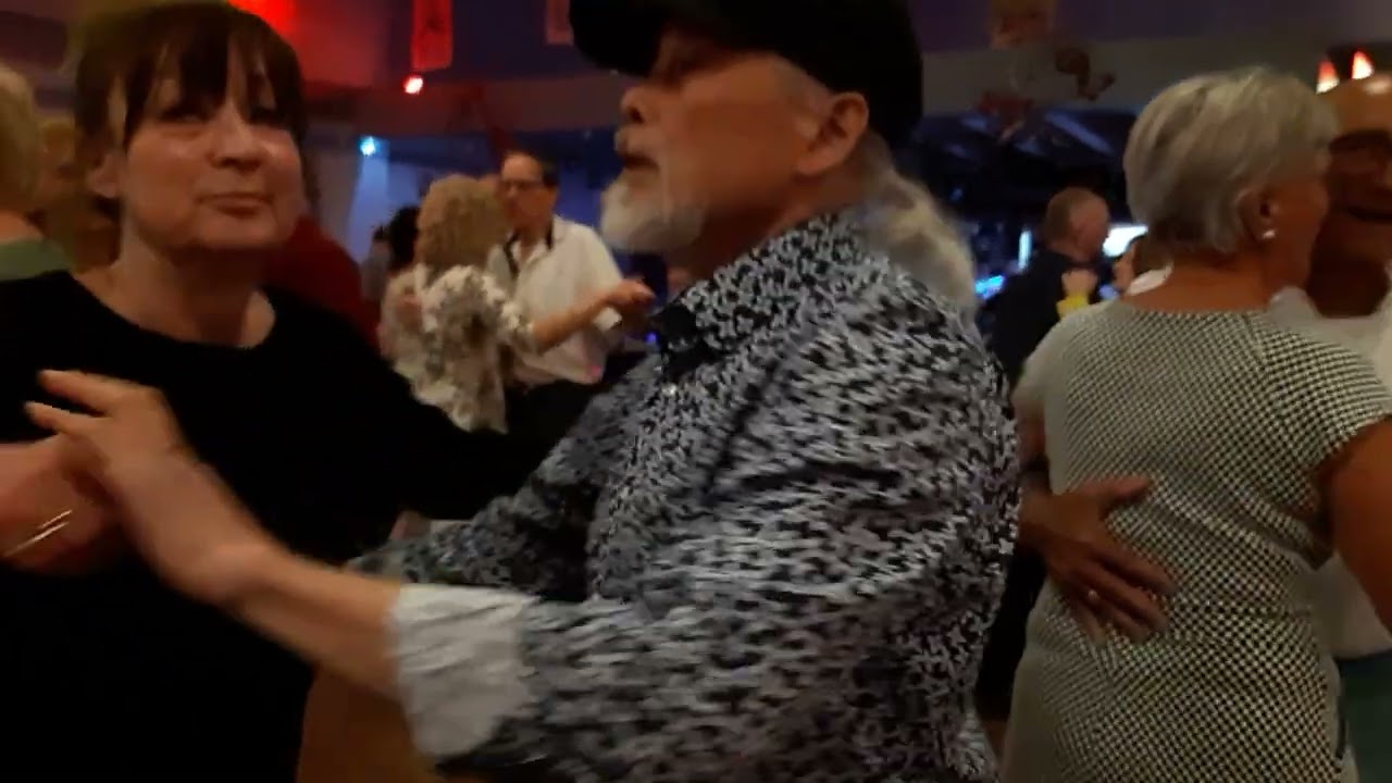 REWIND..Eindhoven  t Trefpunt. 18-4-2022..Knock on Wood.