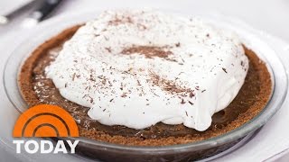 Today food contributor giada de laurentiis joins al roker in the
kitchen to demonstrate how make her irresistible chocolate caramel
crunch pie. it’s...