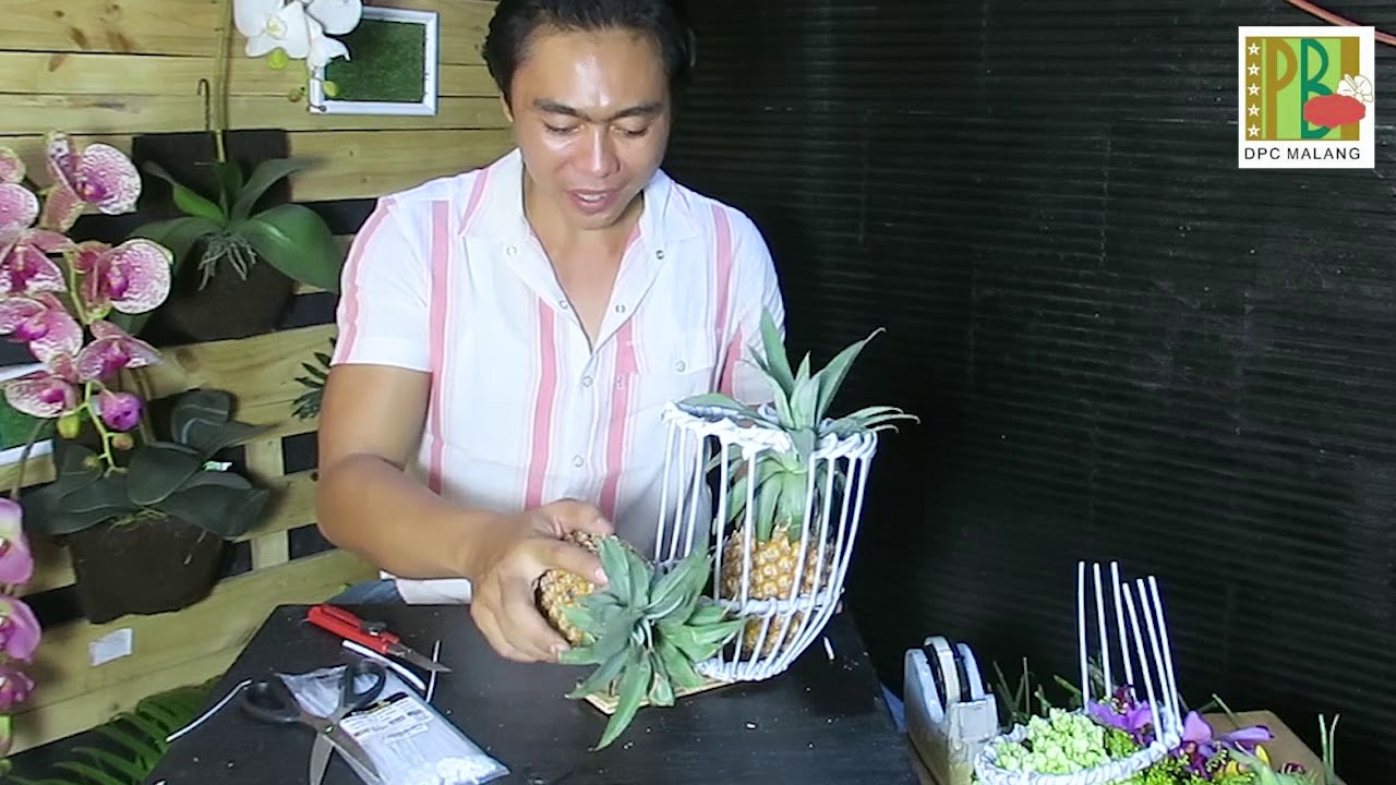 Cara Rangkai Bunga Center Piece Tema Tropical oleh Nata - YouTube