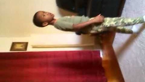 Son learning to play kinect sonic