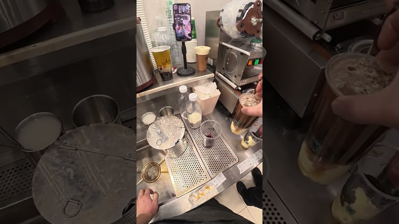 I work part-time at a coffee shop.