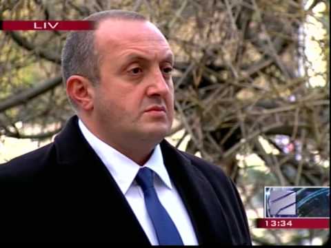 მარტო გმირთა მოედანზე - მარგველაშვილი ფიცის დადების შემდეგ