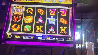Local Pokies. Melbourne: Lucky stars slots screenshot 3