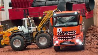 Rc Trucks in der ConstructionWorld am Karfreitag !! Mercedes, MAN, Liebherr