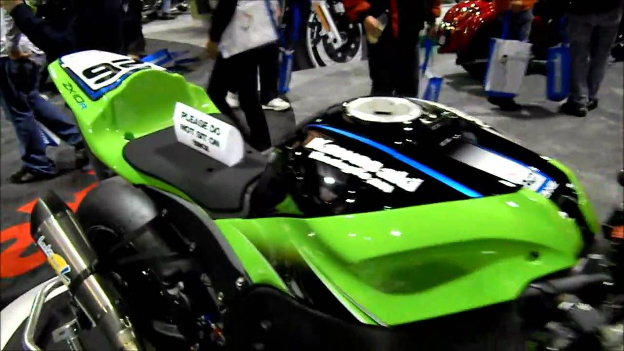 Kawasaki Ninja ZX10R Moto GP Style WALK AROUND MotorBike Show