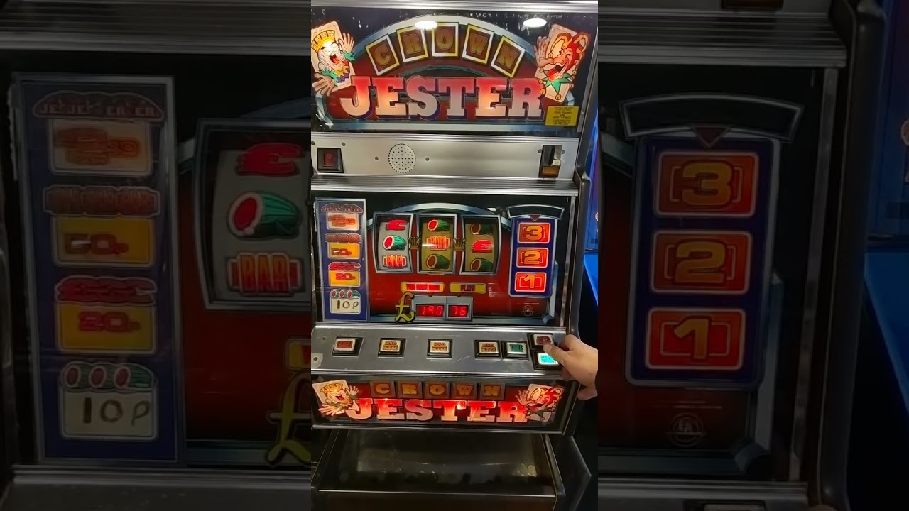 Crown jester fruit machine 