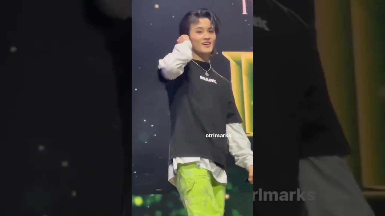 Mark reacting to op's poster saying "young mark would be so proud of you" in Chicago