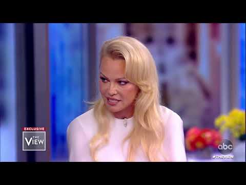 Video: Pamela Anderson Wants Colonel Sanders 'Bodiless Head (bị loại bỏ)