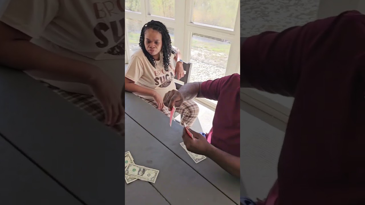 Эта семья наконец-то решает уйти.