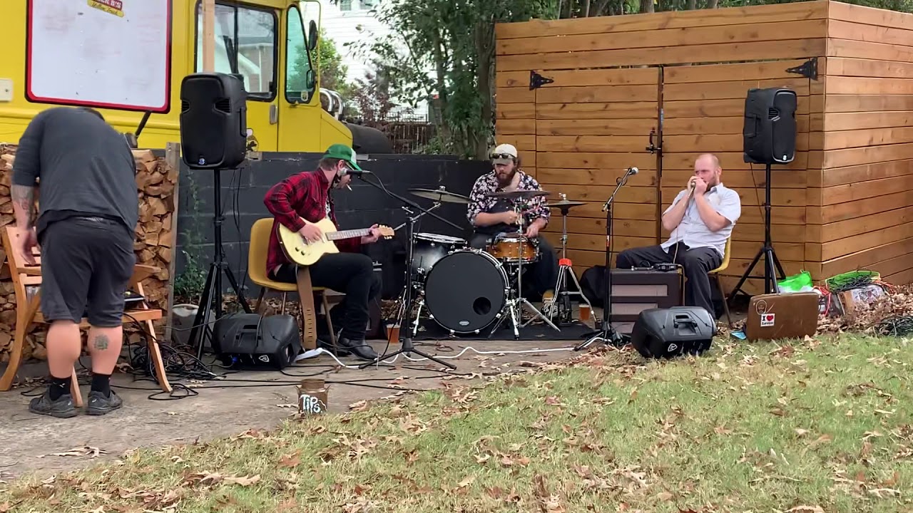 Female Gibson. Bottle tree Belmont nc 11/15/20 YouTube