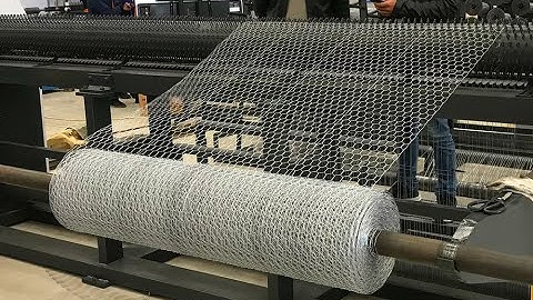 Automatic hexagonal wire mesh weaving machine