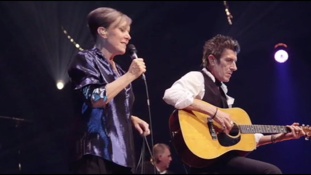 Vaya Con Dios - Look At Us Now (Live) - YouTube