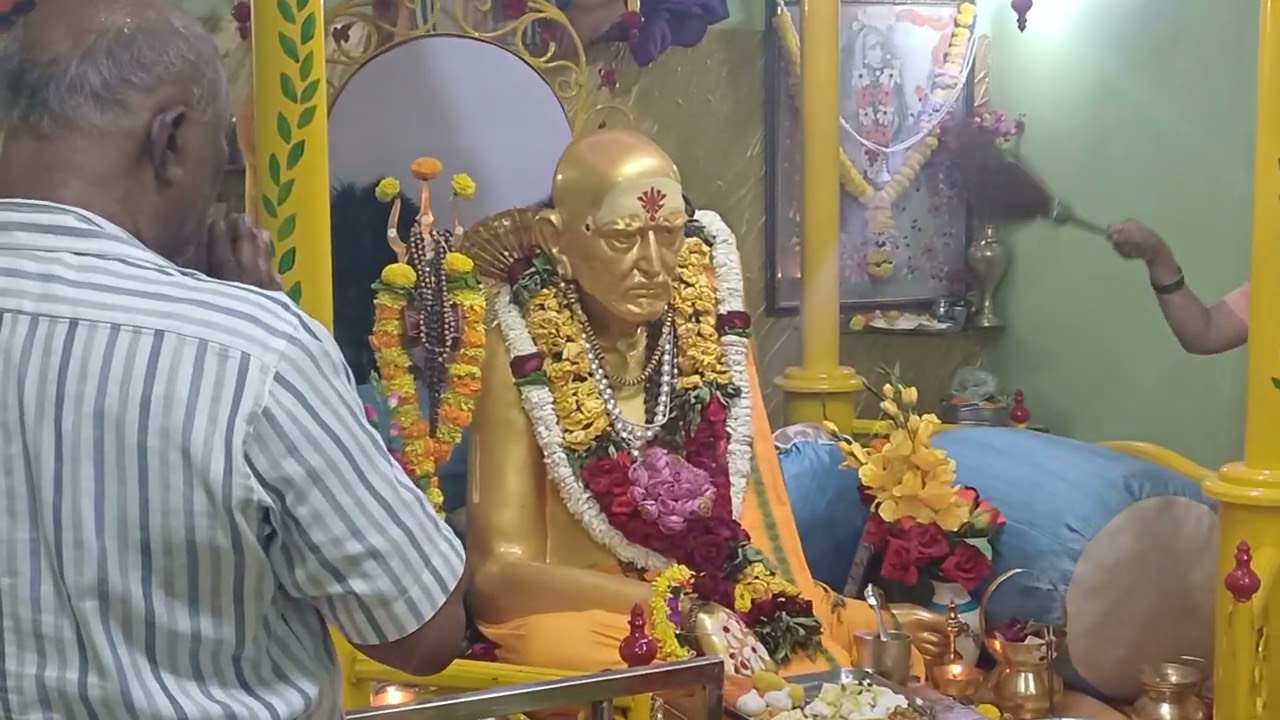 श्री स्वामी सर्मथ मठ भांडुप  श्री स्वामीची सर्मथाची आरती मन प्रसन्न झाले 