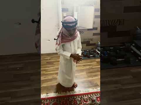 الاب لما يشوف ابنه يلعب ولا يذاكر